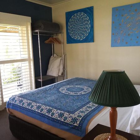 Lakes Entrance Waterfront Cottages With King Beds Esterno foto