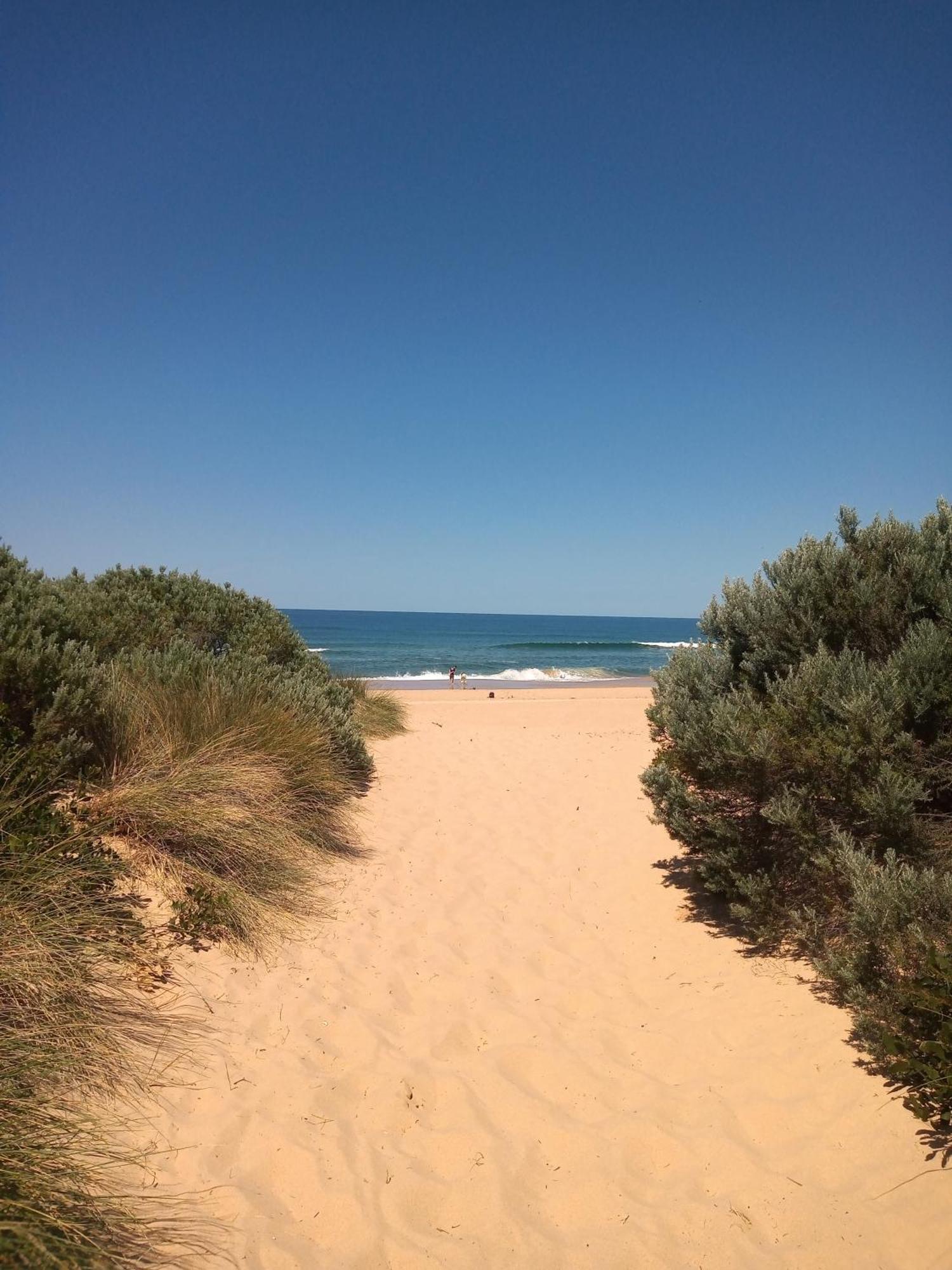Lakes Entrance Waterfront Cottages With King Beds Esterno foto