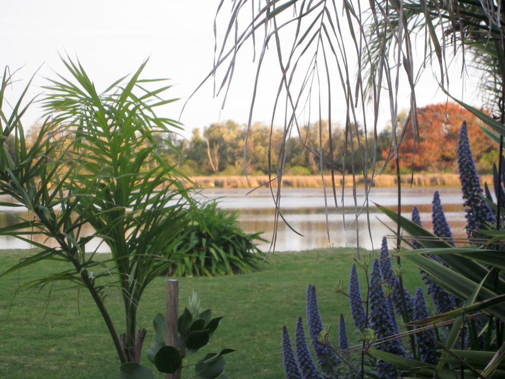 Lakes Entrance Waterfront Cottages With King Beds Esterno foto