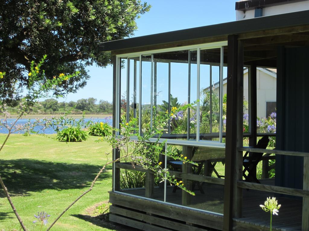 Lakes Entrance Waterfront Cottages With King Beds Esterno foto
